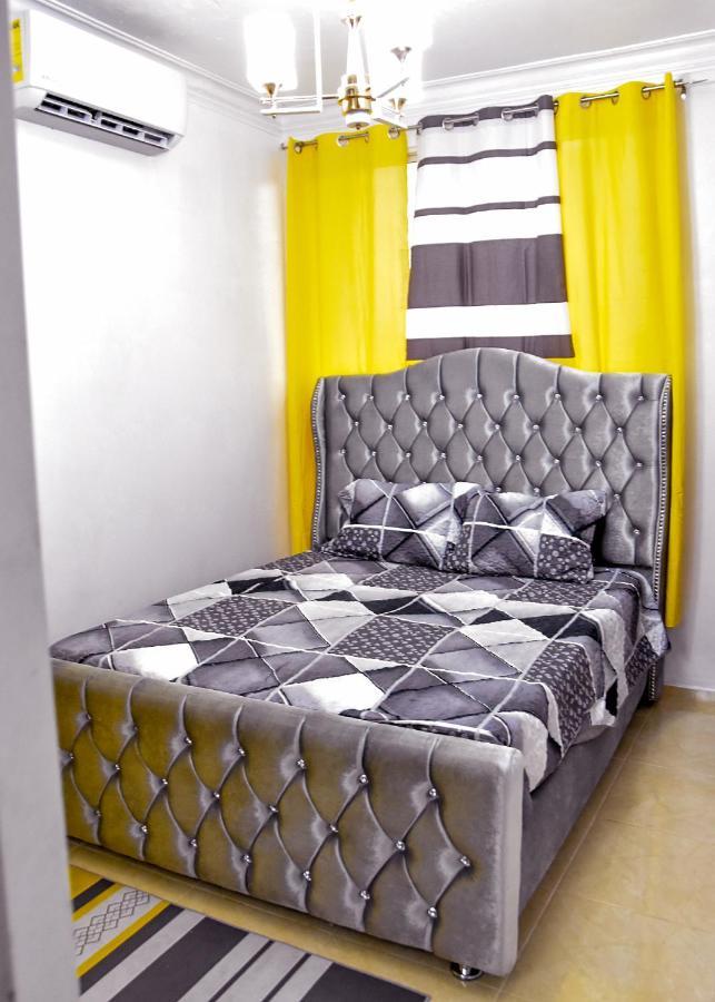 Apartamento En La Carreras Proximo Al Monumento Santiago De Los Caballeros Ngoại thất bức ảnh